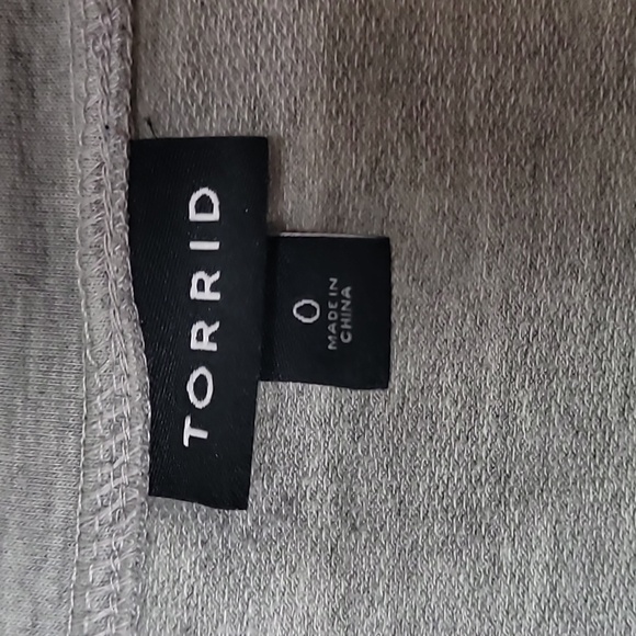 Torrid Gray Iridescent Pullover Top size L or 12. - Picture 7 of 10